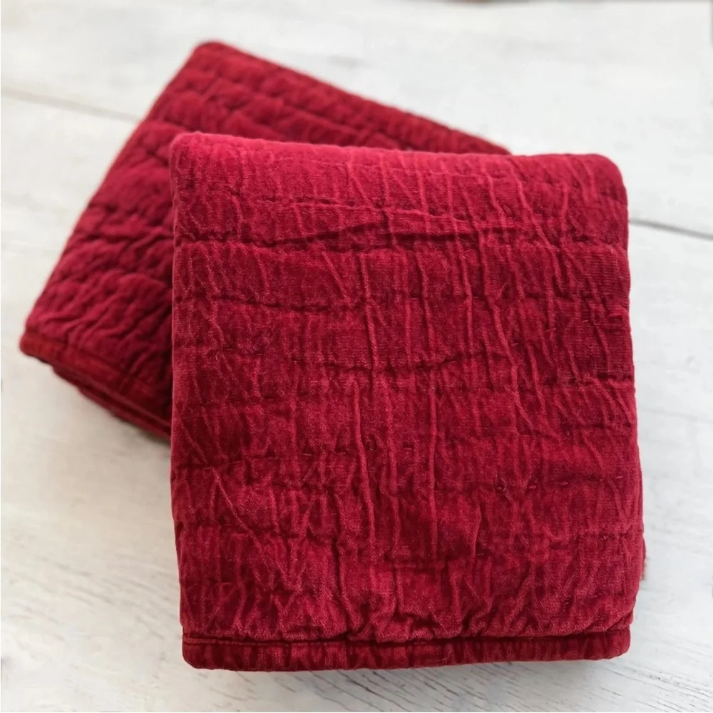 2 Pottery Barn Washed Velvet Handcrafted Quilted Shams STANDARD Red Holiday PB - Picture 4 of 8